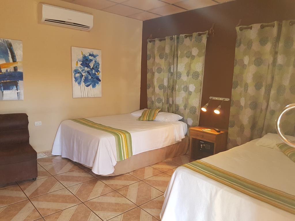 אל קוקו Hotel Miraflores מראה חיצוני תמונה