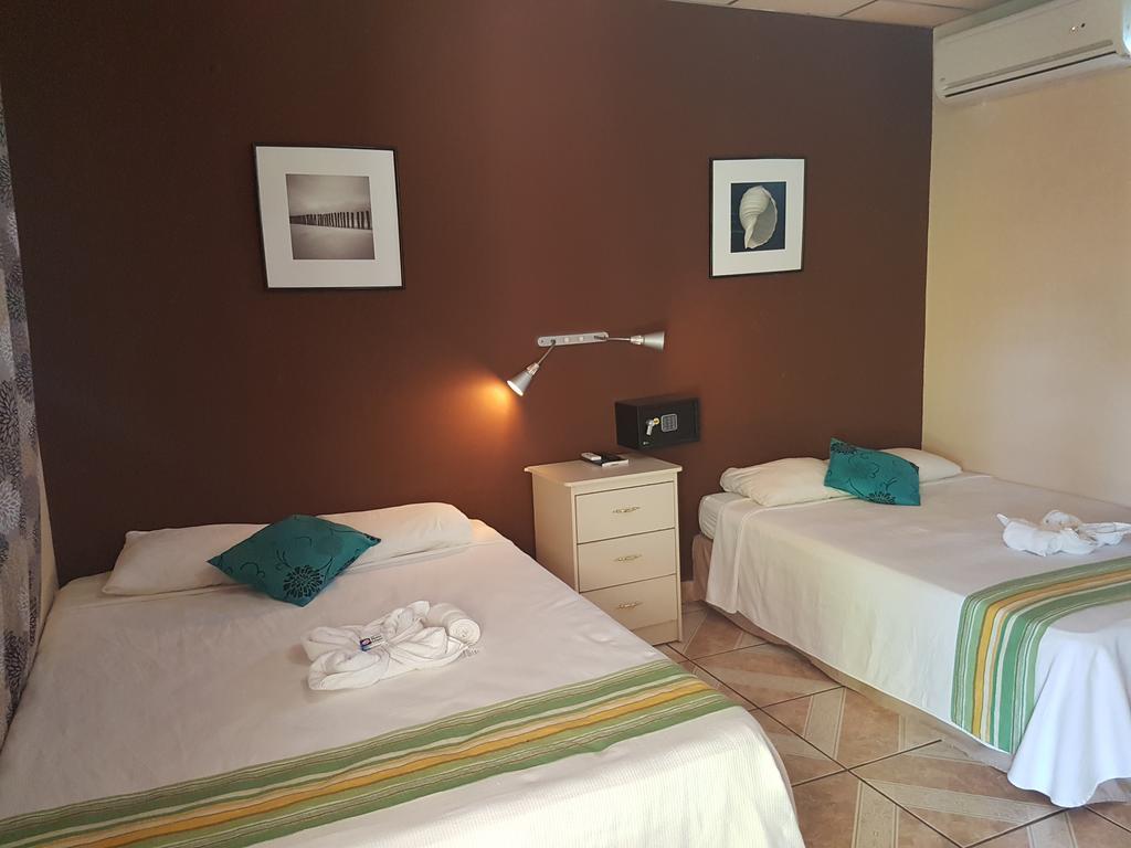 אל קוקו Hotel Miraflores מראה חיצוני תמונה